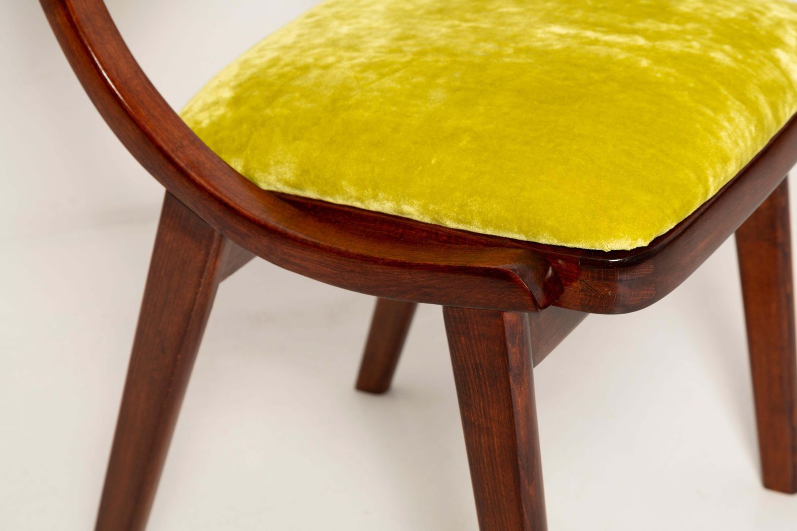 6795.0 Ten Mid Century Modern Bumerang Chairs, Lime Velvet Plushy Dedar, Poland, 1960s photo