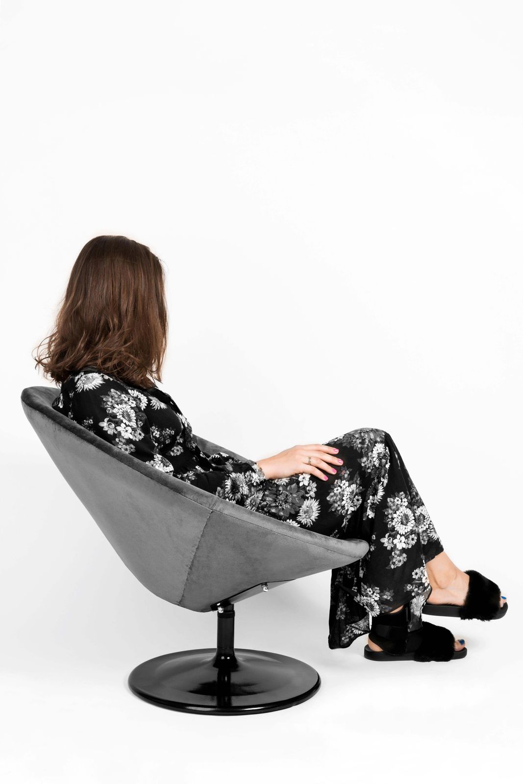 photo vinterior Set Of Two 20th Century Vintage Black Velvet Swivel Armchairs, 1960s