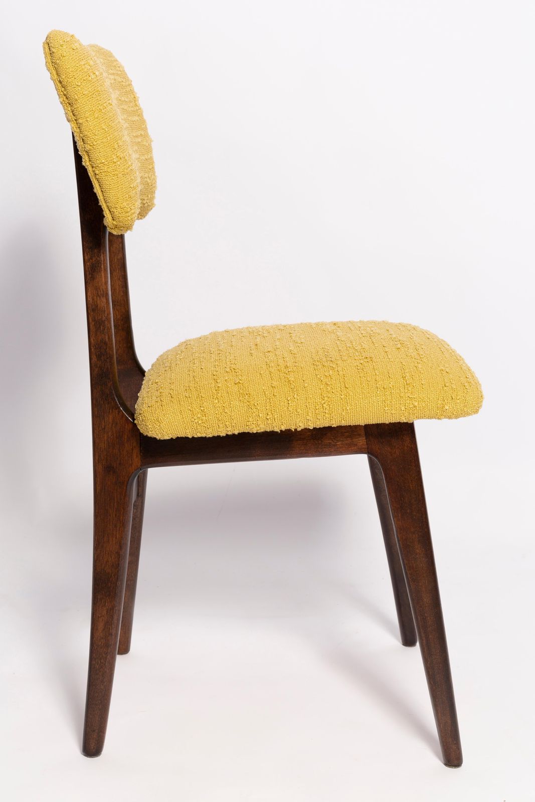 photo vinterior Mid Century Tafel Van Jindřich Halabala En Set Van 4 Boucléstoelen, Europa, Jaren 1960
