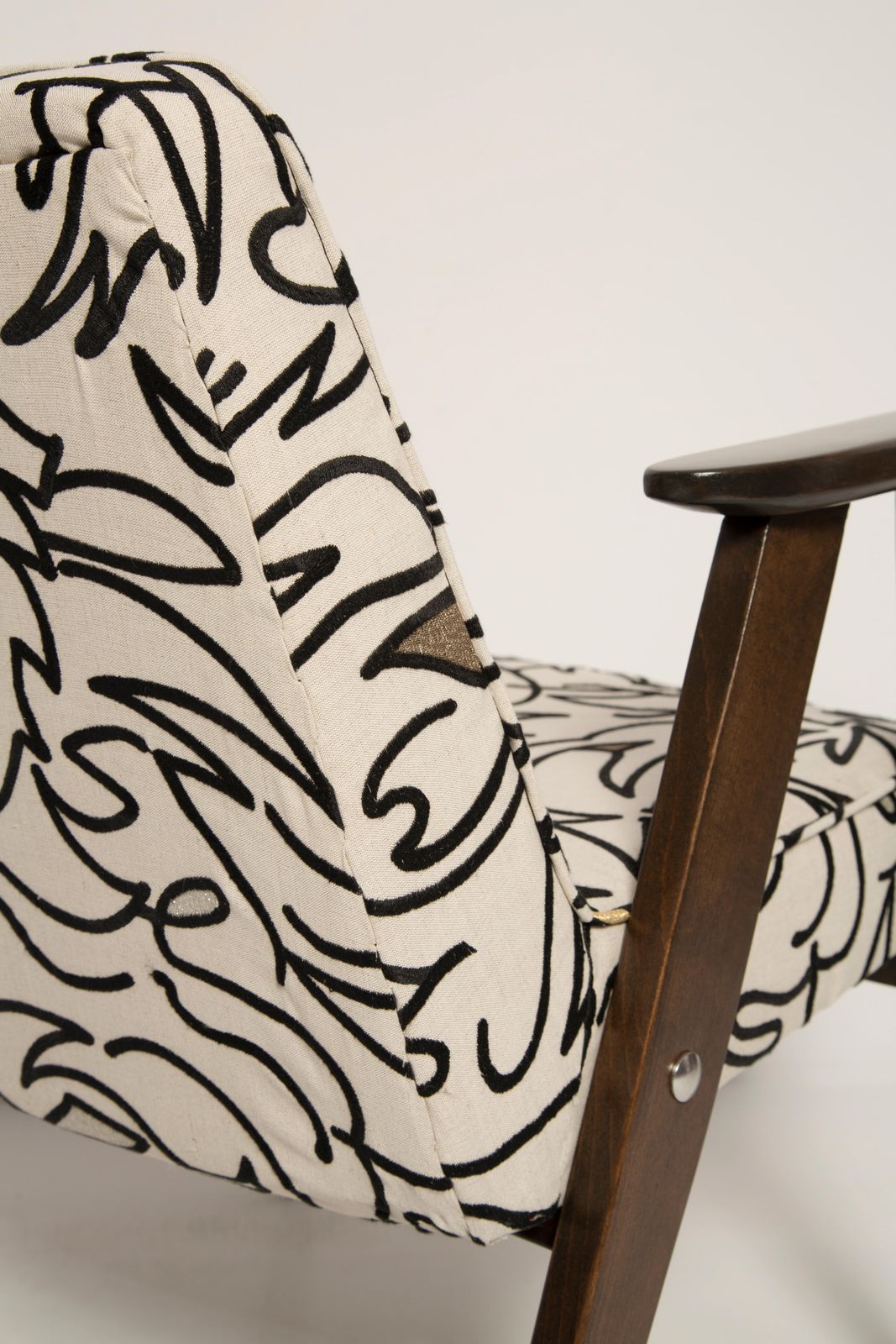 photo for sale Mid Century 366 Fauteuil In Licht Linnen, Door Jozef Chierowski, Polen, Jaren 1960