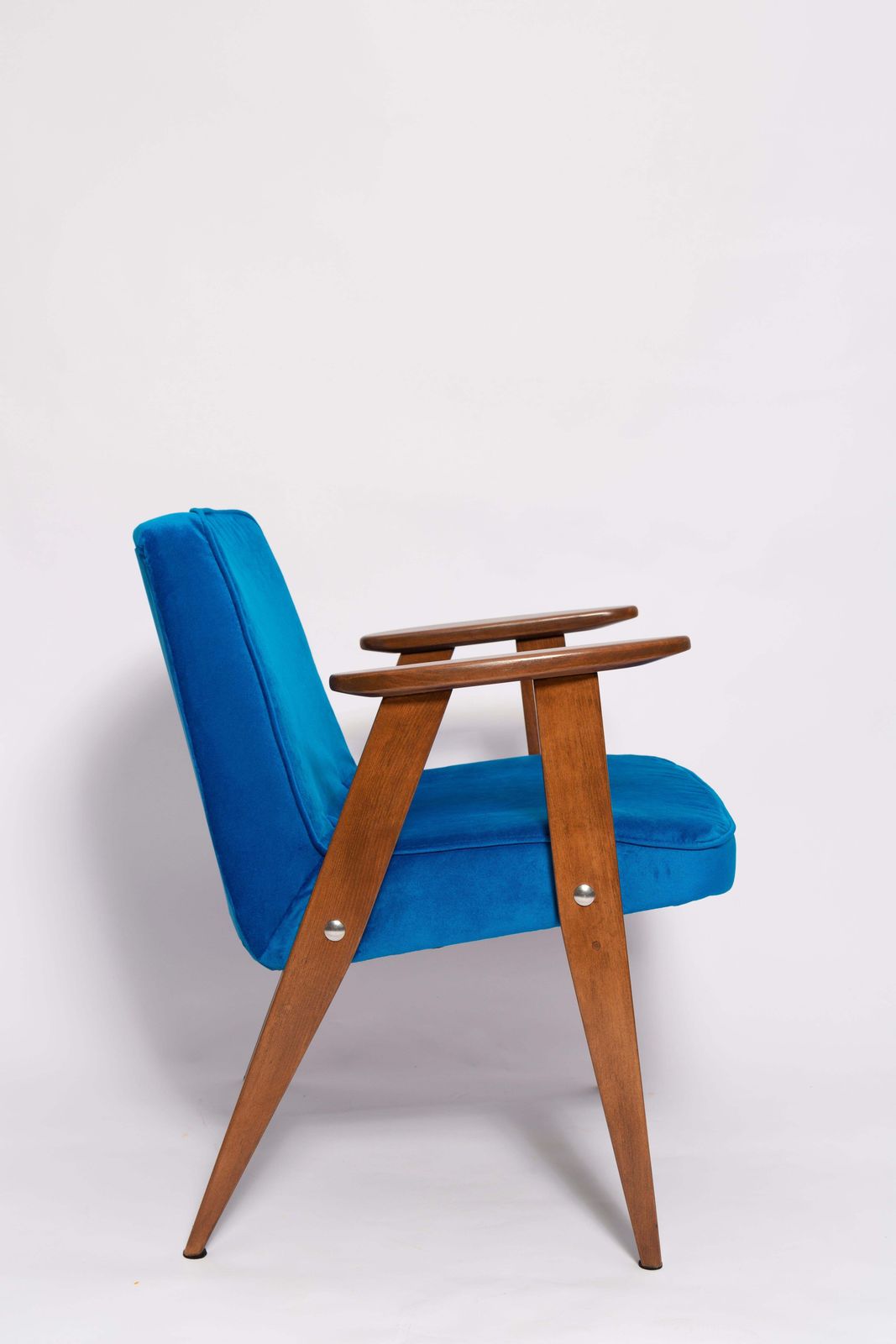 Mid Century 366 Fauteuil In Blauw Fluweel, Door Jozef Chierowski, Europa Ca. Jaren 1960 photo 1276.0