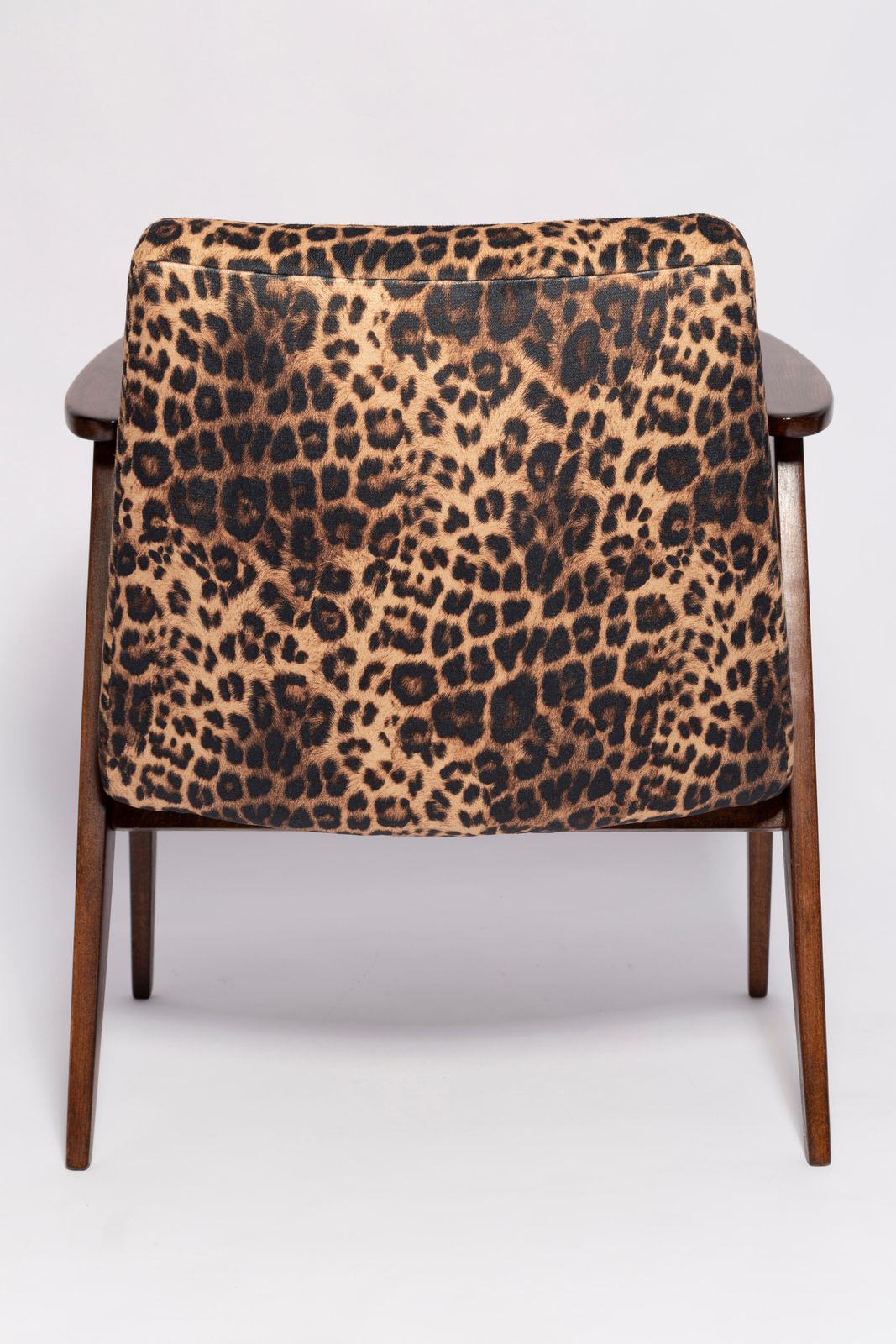 photo vinterior Mid Century 366 Armchair In Leopard Print Velvet, Jozef Chierowski, Europe 1960s