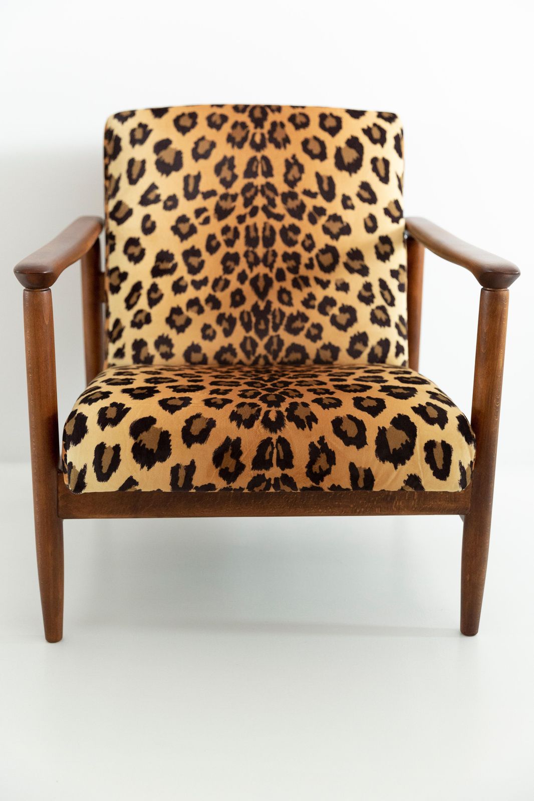Leopard Print Velvet Armchair, Light Wood, Edmund Homa, Gfm 142, 1960s, Poland photo vinterior
