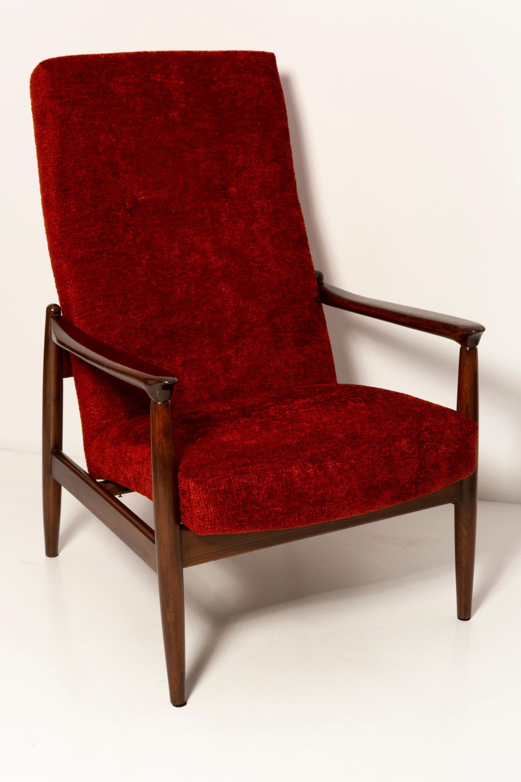 Mid Century Bordeauxrode Fauteuil Gfm 64 High, Edmund Homa, Europa, Ca. Jaren 1960 photo Meubels