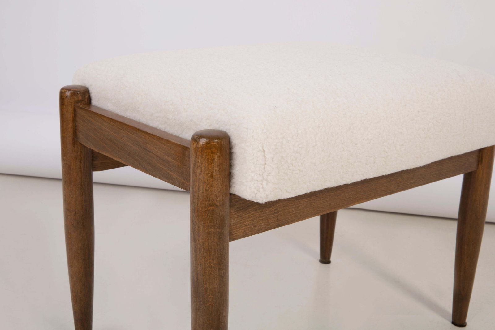 photo vintage 20th Century Crème Boucle Armchair And Stool, Edmund Homa, 1960s