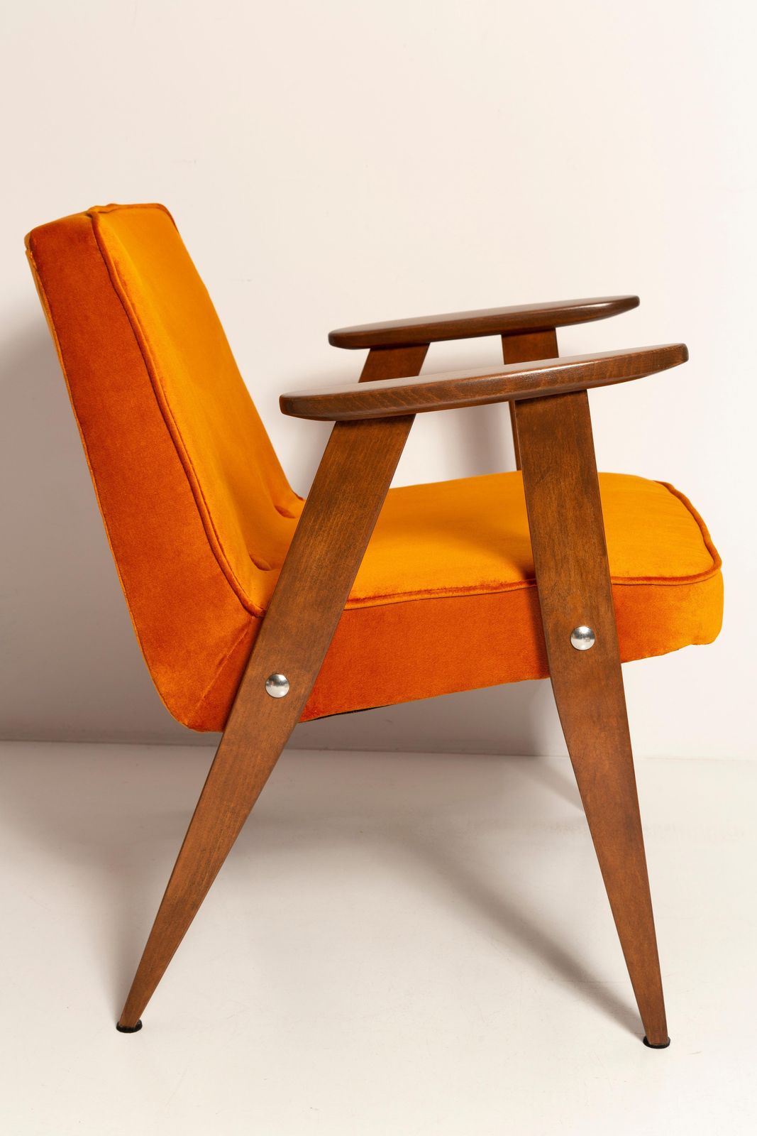 Pair Of Mid Century 366 Armchairs In Orange Velvet, Jozef Chierowski, Europe 1960 photo vinterior