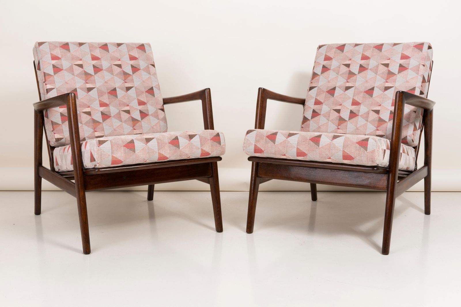 Pair Of Geometric Pink Print Velvet Armchairs, 1960s, Poland photo 2466.0