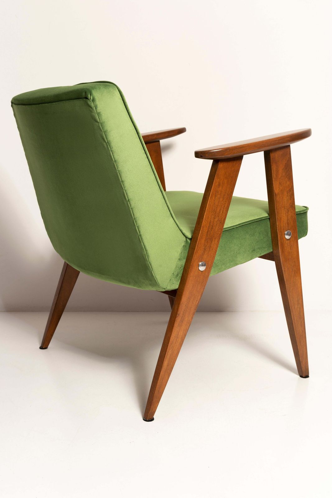 Pair Of Mid Century 366 Armchairs In Green Velvet, Jozef Chierowski, Europe 1960 photo vintage