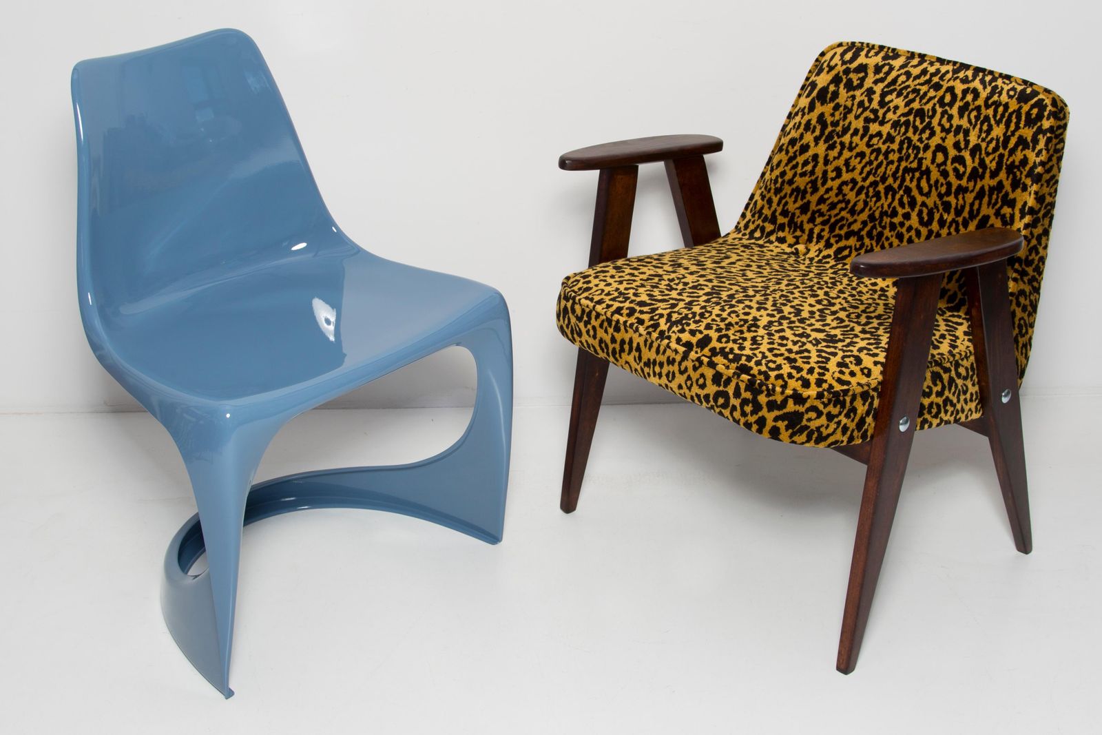 Two Mid Century 366 Armchairs In Leopard Velvet, Jozef Chierowski, Europe 1960s photo vintage