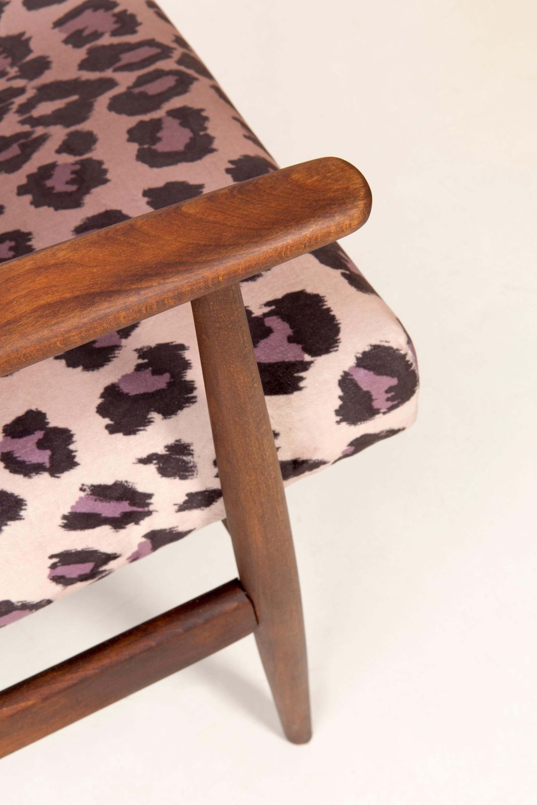 2721.0 Pair Of Midcentury Leopard Print Velvet Dante Armchairs, H. Lis, 1960s photo