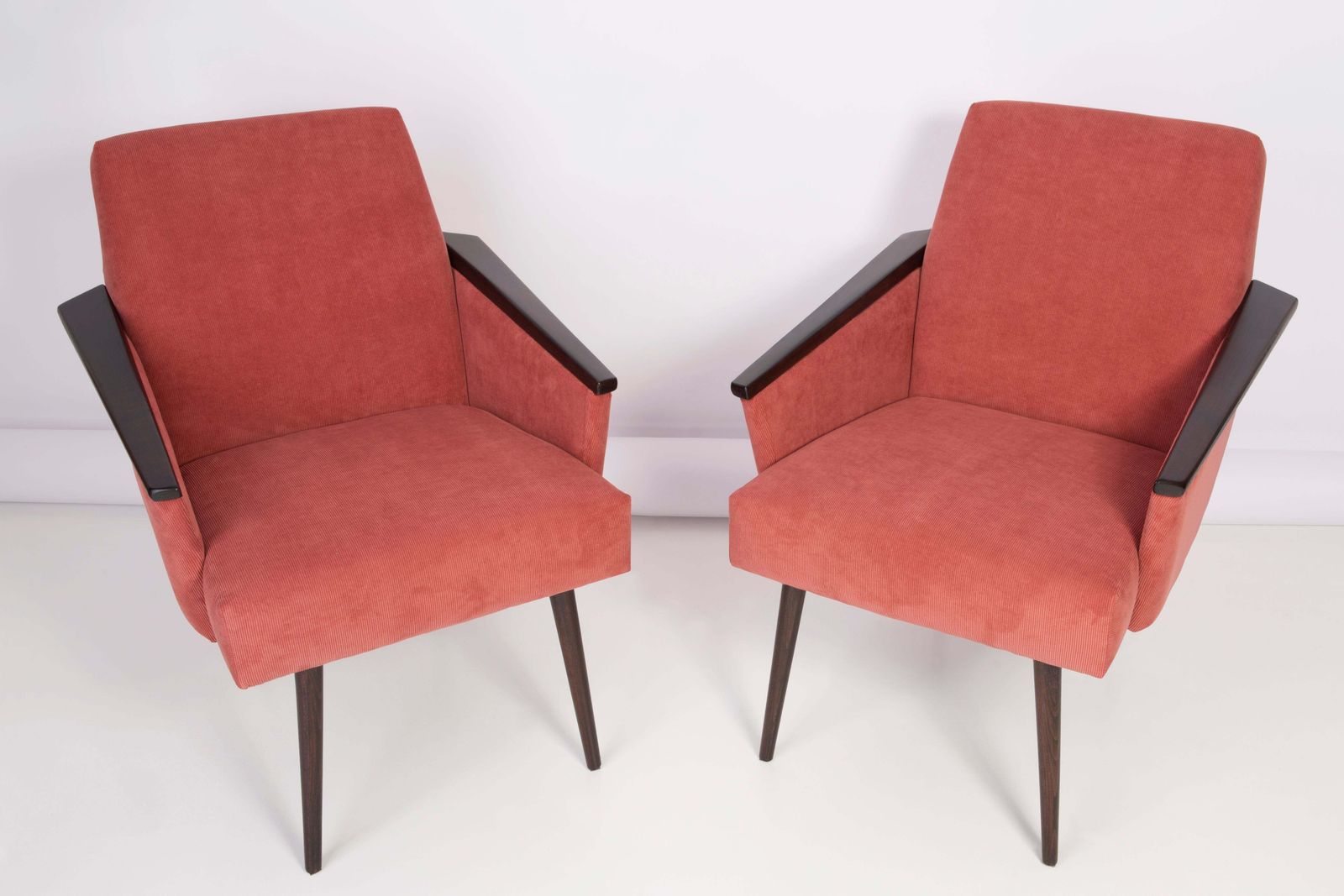 Paar Mid Century Fauteuils Met Roze Corduroy Bekleding, Jaren 1960 photo furniture