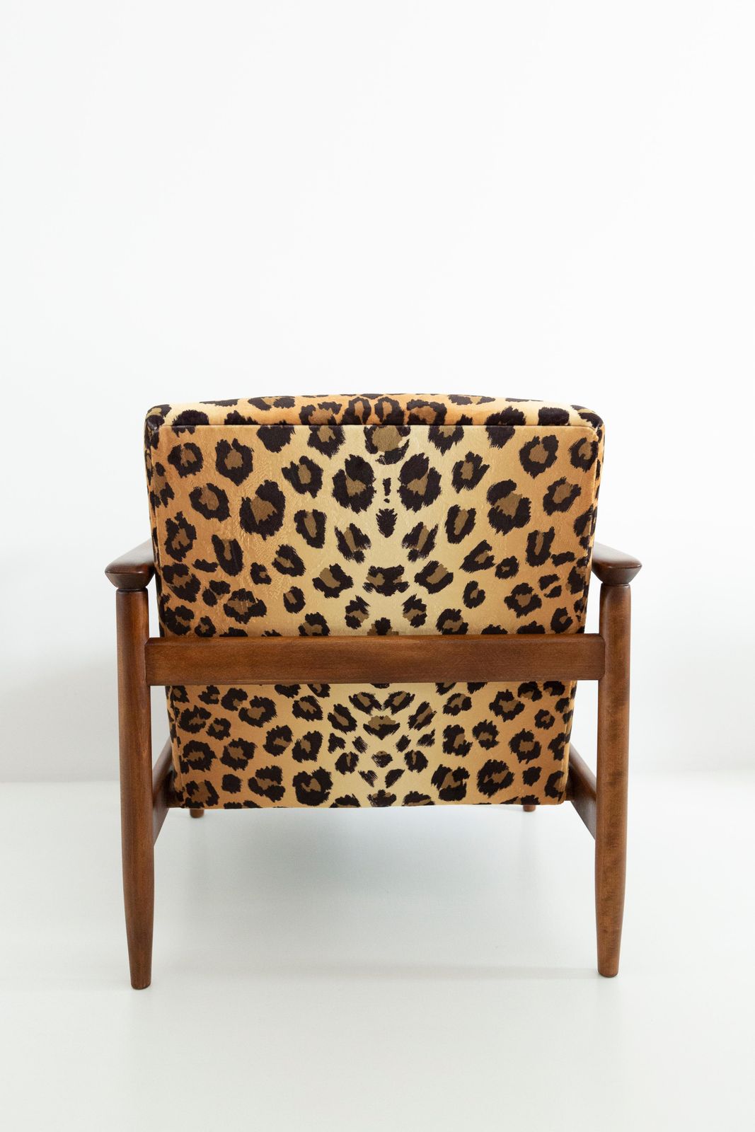 photo vintage Set Of Two Leopard Print Velvet Armchairs, Edmund Homa, Gfm 142, 1960s, Poland
