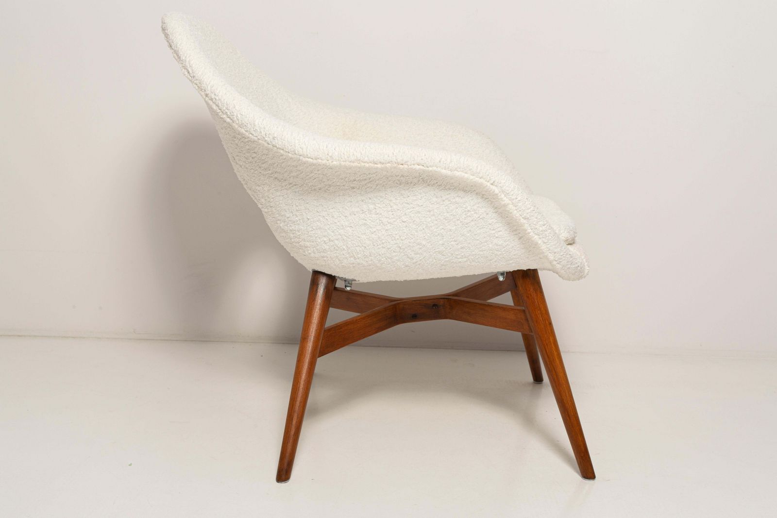Set Of 2 Mid Century White Boucle Shell Chairs, M Navratil, Czechoslovakia, 1960 photo 2976.0