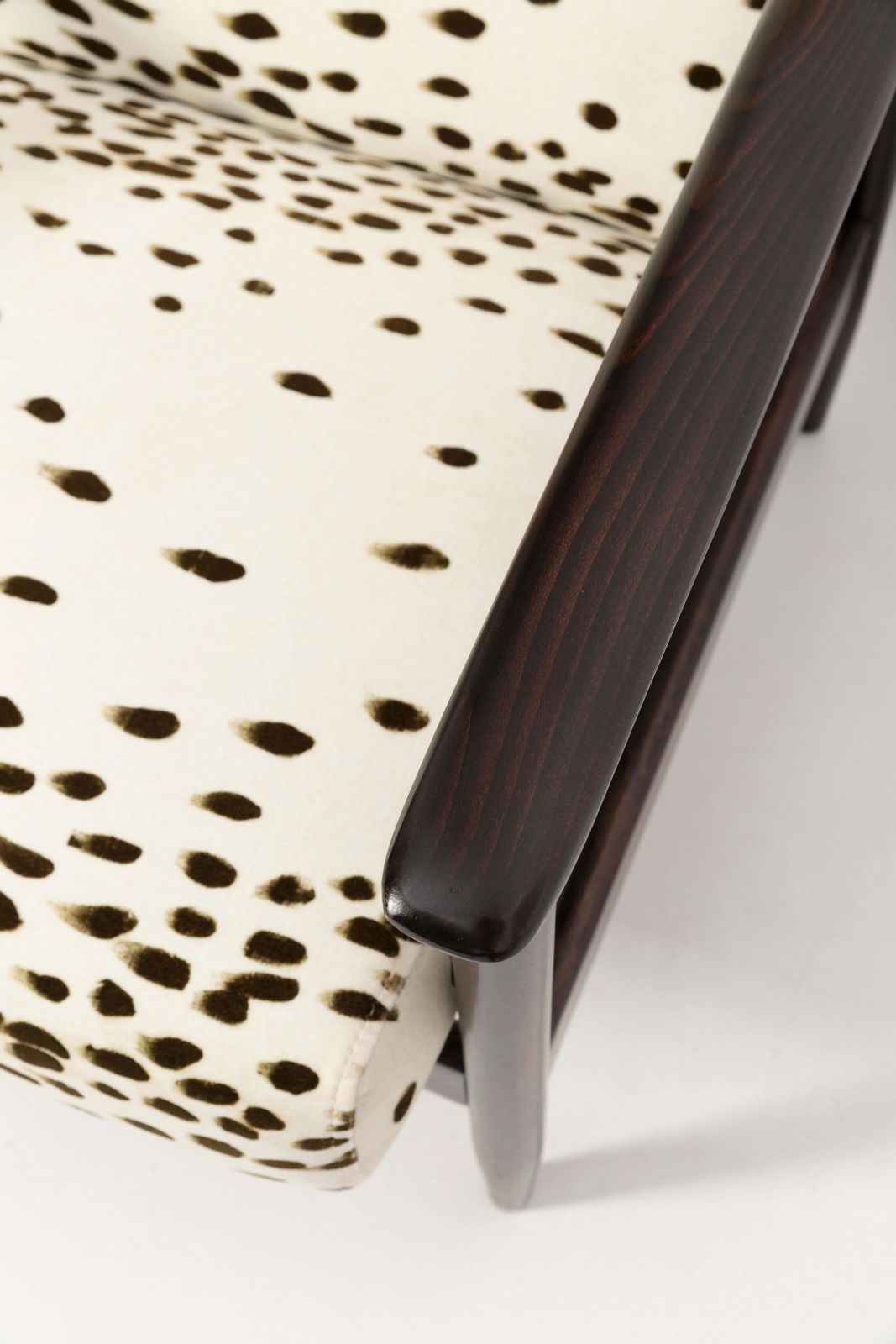 photo for sale Set Van Twee Mid Century Fauteuils Met Dalmatische Velours Bekleding, Door Edmund Homa, Europa, Jaren 1960