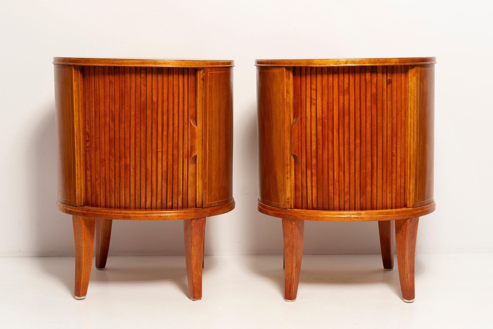 Set van twee mid-century vintage nachtkastjes, hout, Europa, jaren 1960 photo Meubels