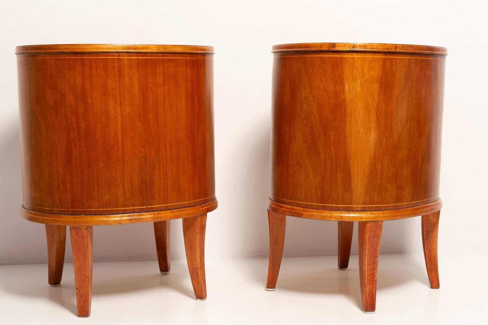 photo furniture Set van twee mid-century vintage nachtkastjes, hout, Europa, jaren 1960
