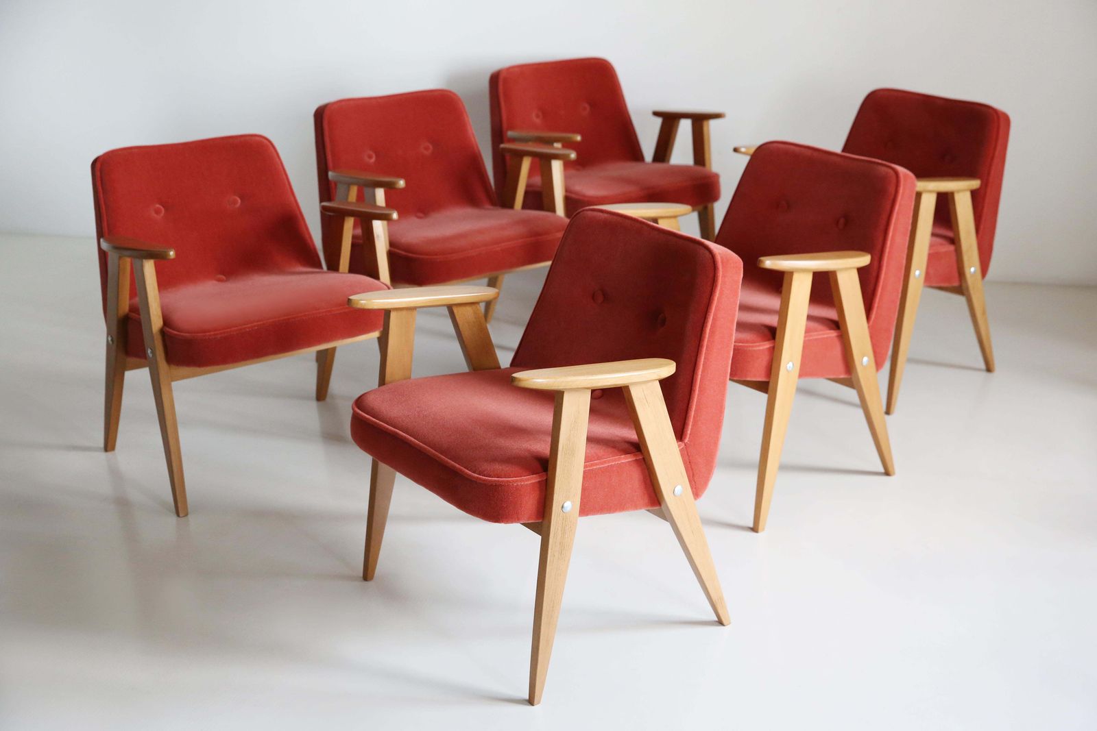 Set Of Six 366 Armchair, Jozef Chierowski, 1960s photo Furniture