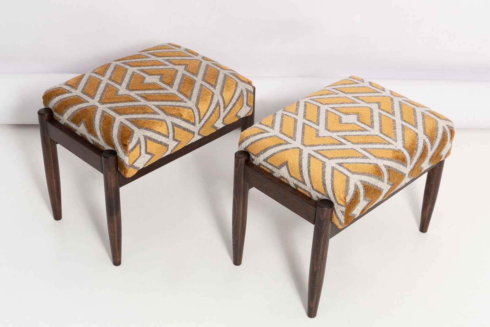 photo vintage Set Of Two Mid Century Armchairs And Stools, By Edmund Homa, Europe, 1960s