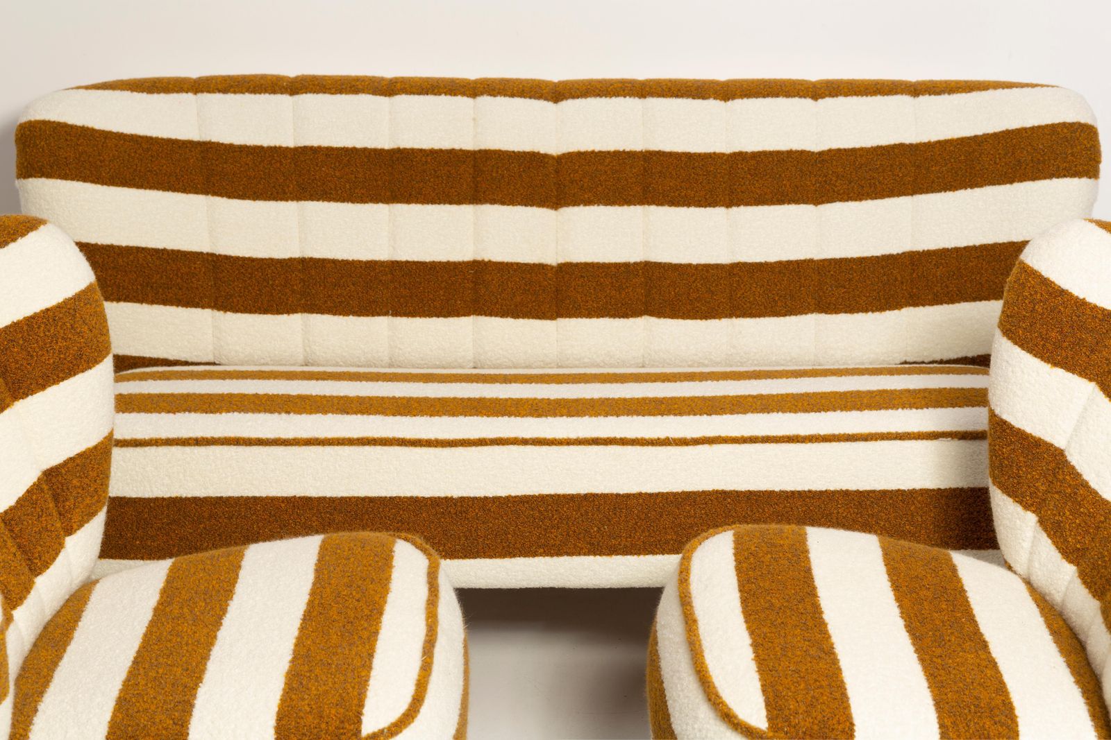 Set Of Mid Century White And Mustard Boucle Sofa And Armchairs, Europe, 1960s photo vintage