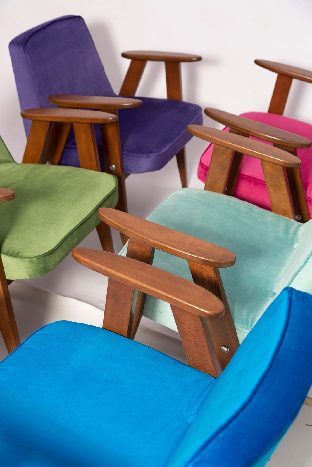 photo for sale Set Van Zes Mid Century 366 Fauteuils, Fluweel, Jozef Chierowski, Europa 1960