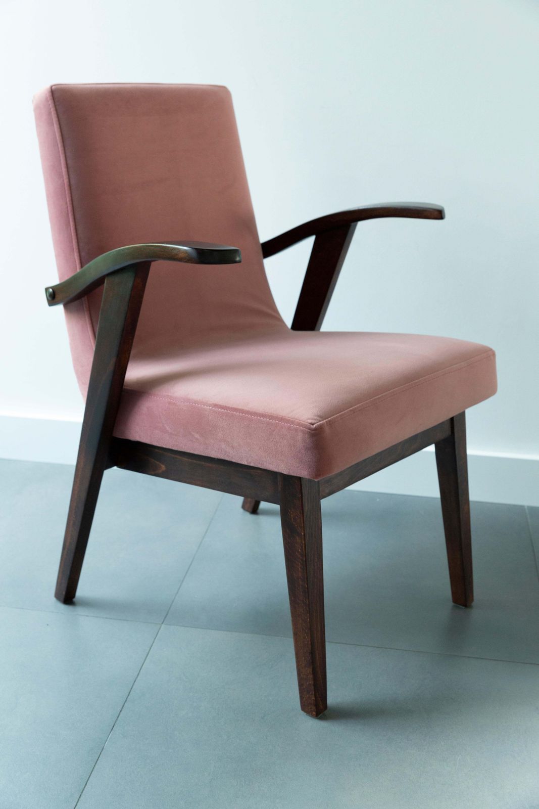 Twaalf 20e Eeuwse Fauteuils In Stoffig Roze Fluweel Van Mieczyslaw Puchala, Ca. Jaren 1960 photo 9354.0