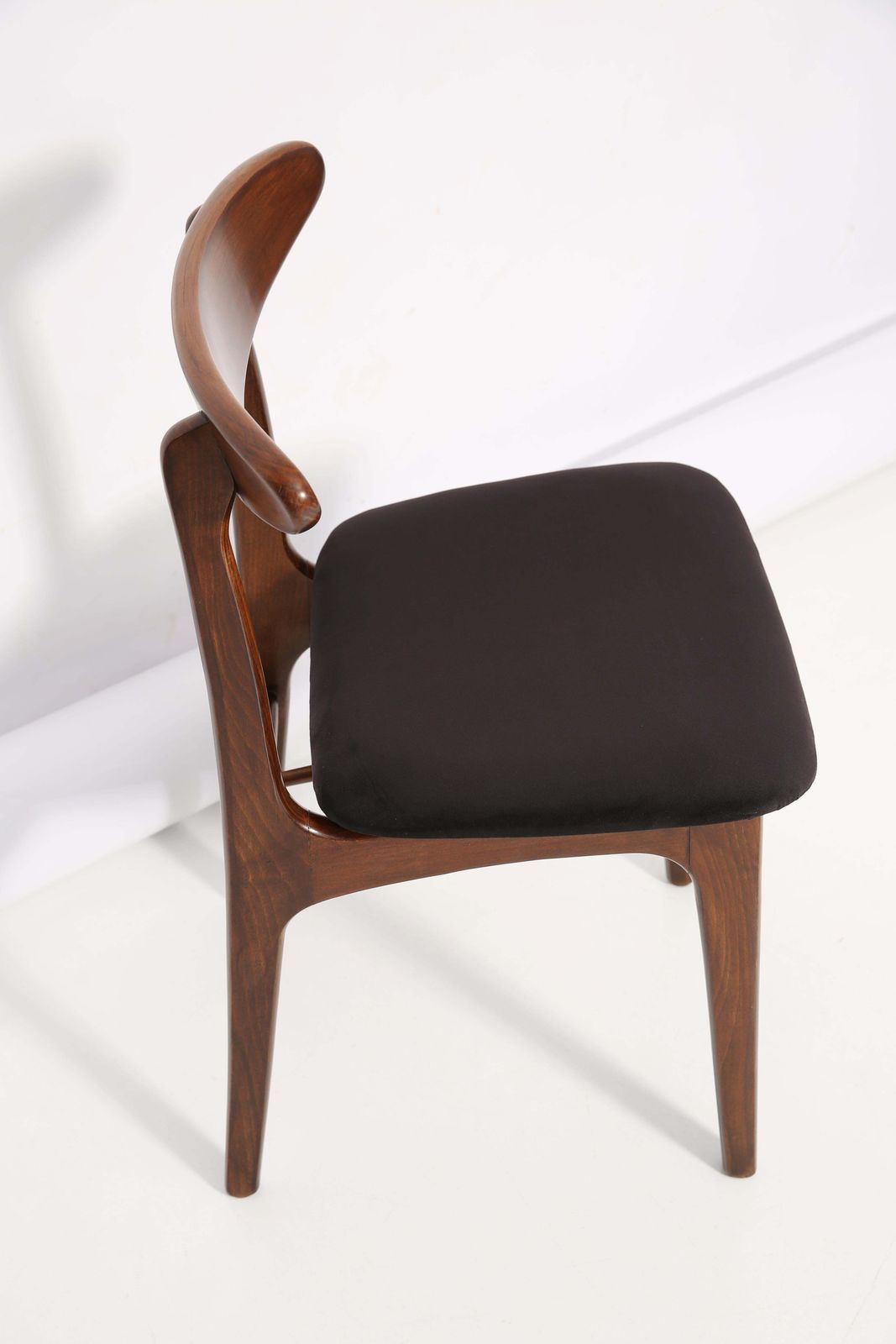 Paar 20e Eeuwse Zwart Fluwelen Stoelen, Van Rajmund Halas, Polen, Jaren 1960 photo vinterior