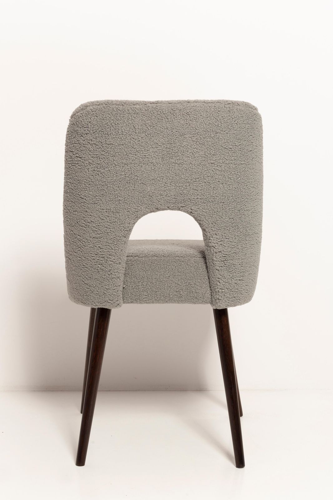 photo vinterior Set Of Four Gray Boucle 'Shell' Chairs, Europe, 1960s