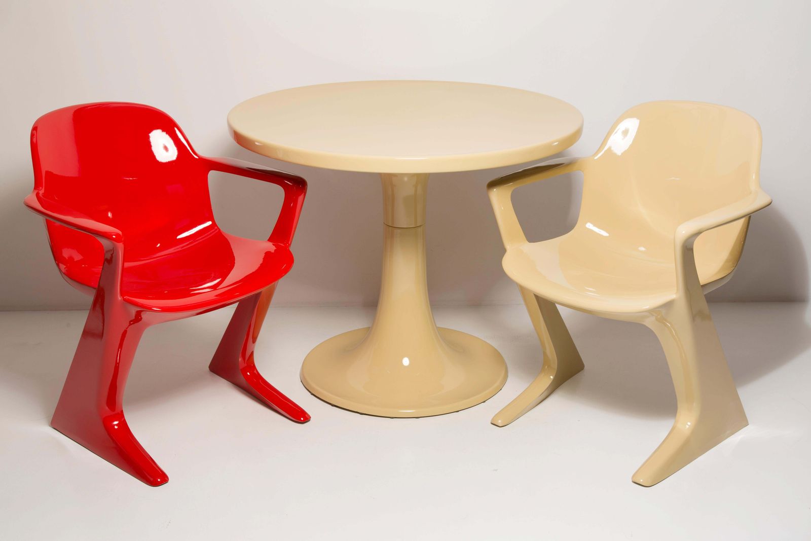 Midcentury Beige And Red Kangaroo Chairs And Table Ernst Moeckl, Germany, 1968 photo buy