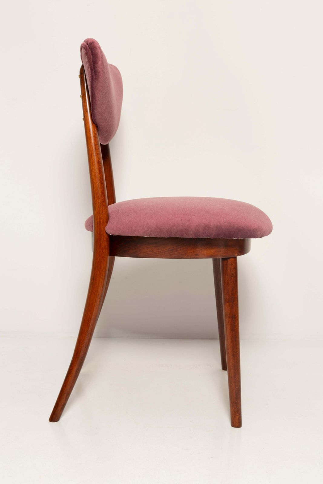 photo for sale Set Van Acht Mid Century Fauteuils Met Pruimviolet Fluwelen Bekleding, Europa, Jaren 1960