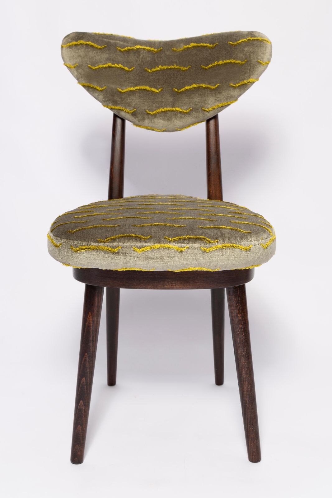Twaalf Mid Century Stoelen Met Hartvormige Rugleuning, Bekleed Met Nouvelles Vagues Groen Fluweel, Europa, Ca. Jaren 1960 photo 8164.0