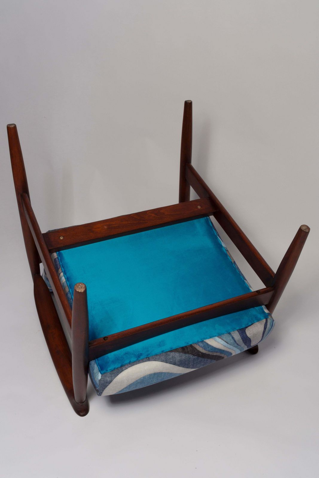 photo for sale Mid Century Blauwe Linnen Gfm 64 Fauteuil, Edmund Homa, Europa, Jaren 1960