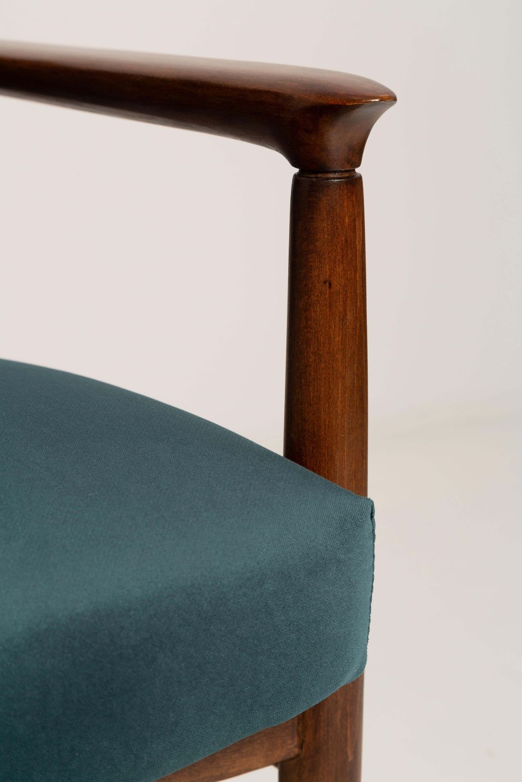 Mid Century Petrol Blauw Fluwelen Fauteuil, Edmund Homa, Polen, Jaren 1960 photo vinterior