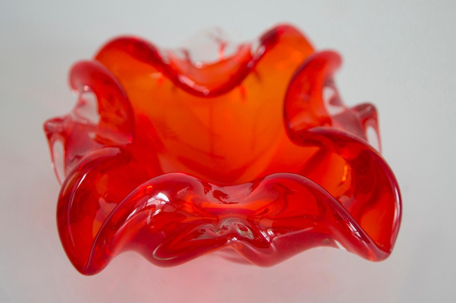 Mid Century Red Artistic Glass Bowl Ashtray, Italy, 1970s photo 186.0
