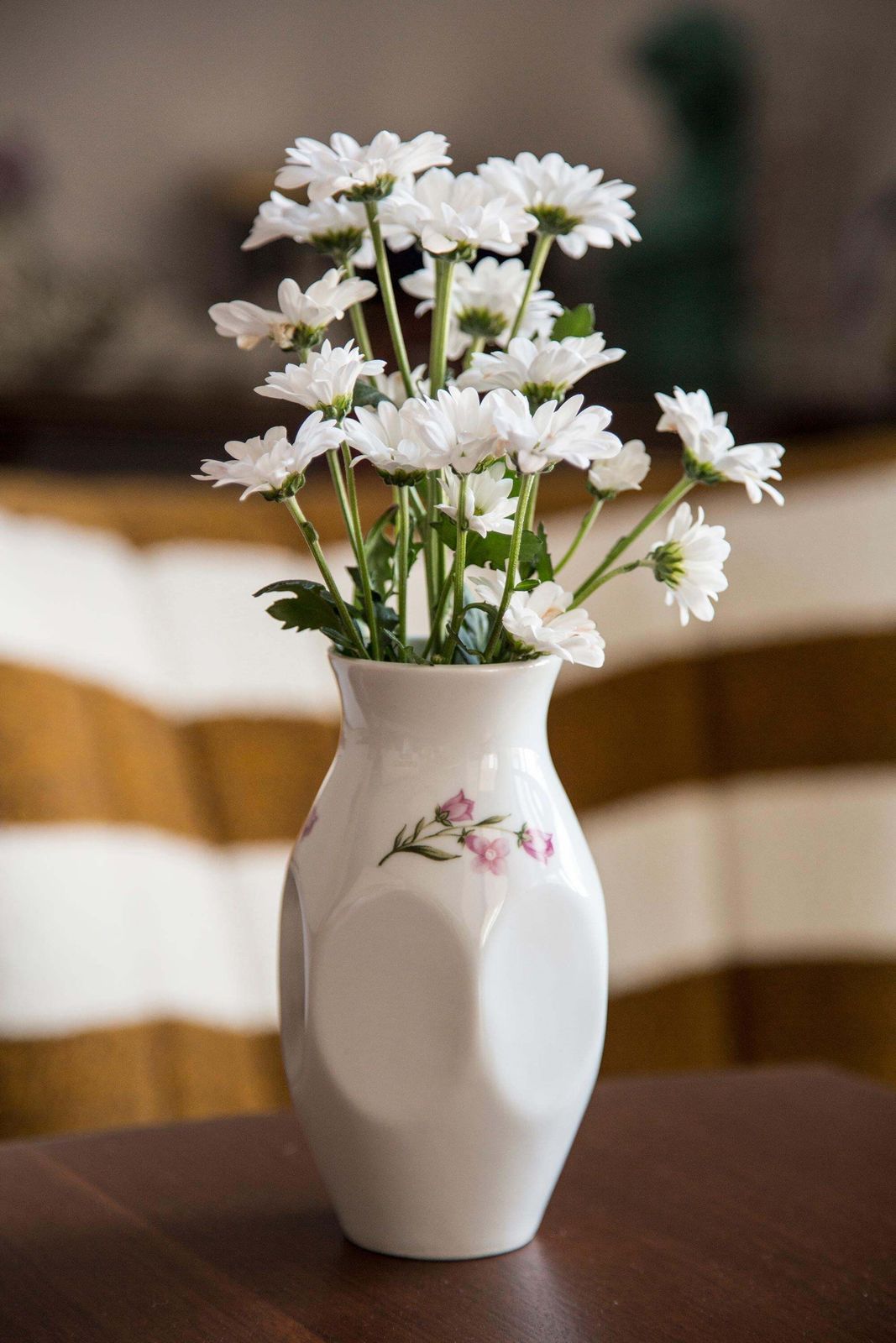 Midcentury Porcelain White Mini Vase With Roses, Hand Painted, Europe, 1960s photo 51.0