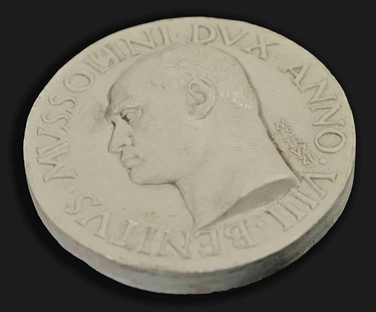 Plastel Medal Of Mussolini By Aurelio Mistruzzi, 1930s photo furniture