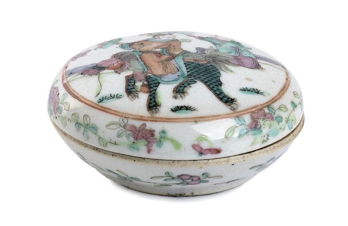 Polychrome Chinese Porcelain Box With Lid, China, Early 20th Century photo for sale
