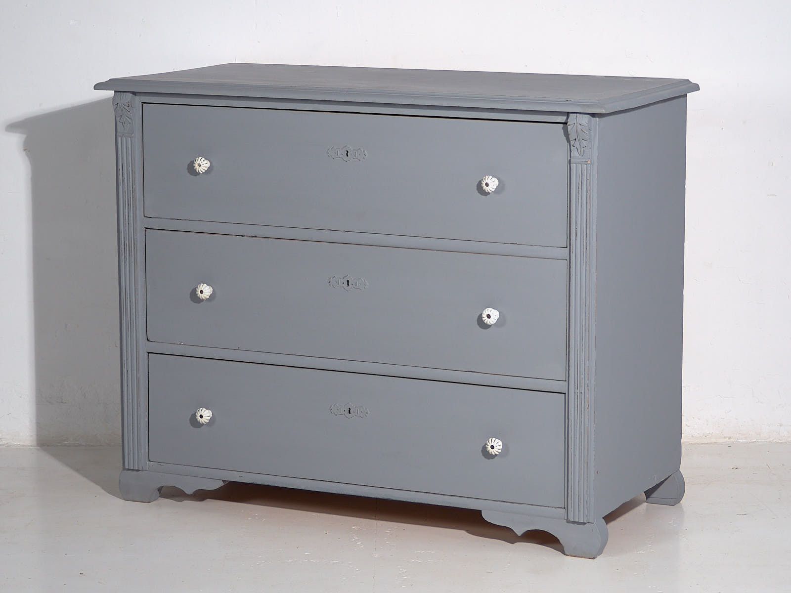 photo vinterior Antique Silver Gray Chest Of Drawers (C.1900) #18