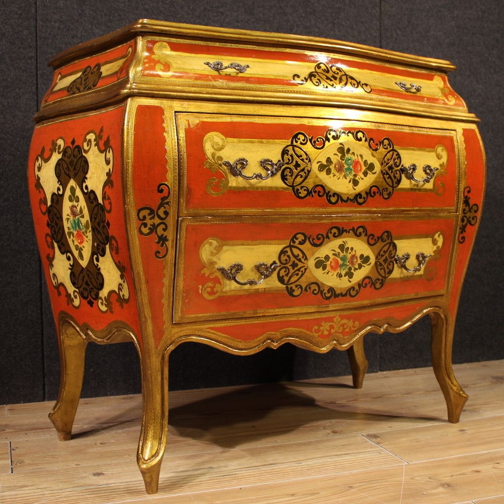 Small Lacquered Dresser In Tuscan Style From The 20th Century photo 2400.0