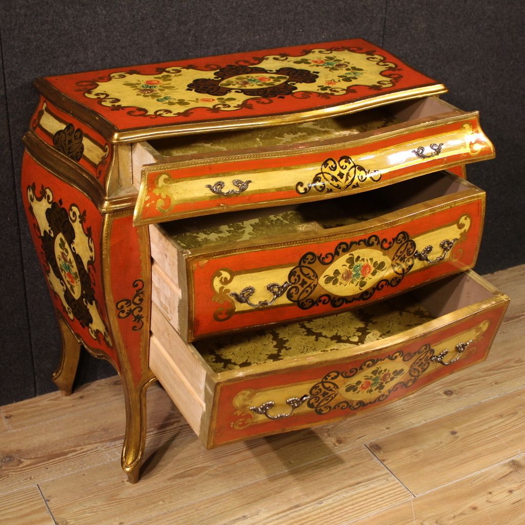 Small Lacquered Dresser In Tuscan Style From The 20th Century photo buy