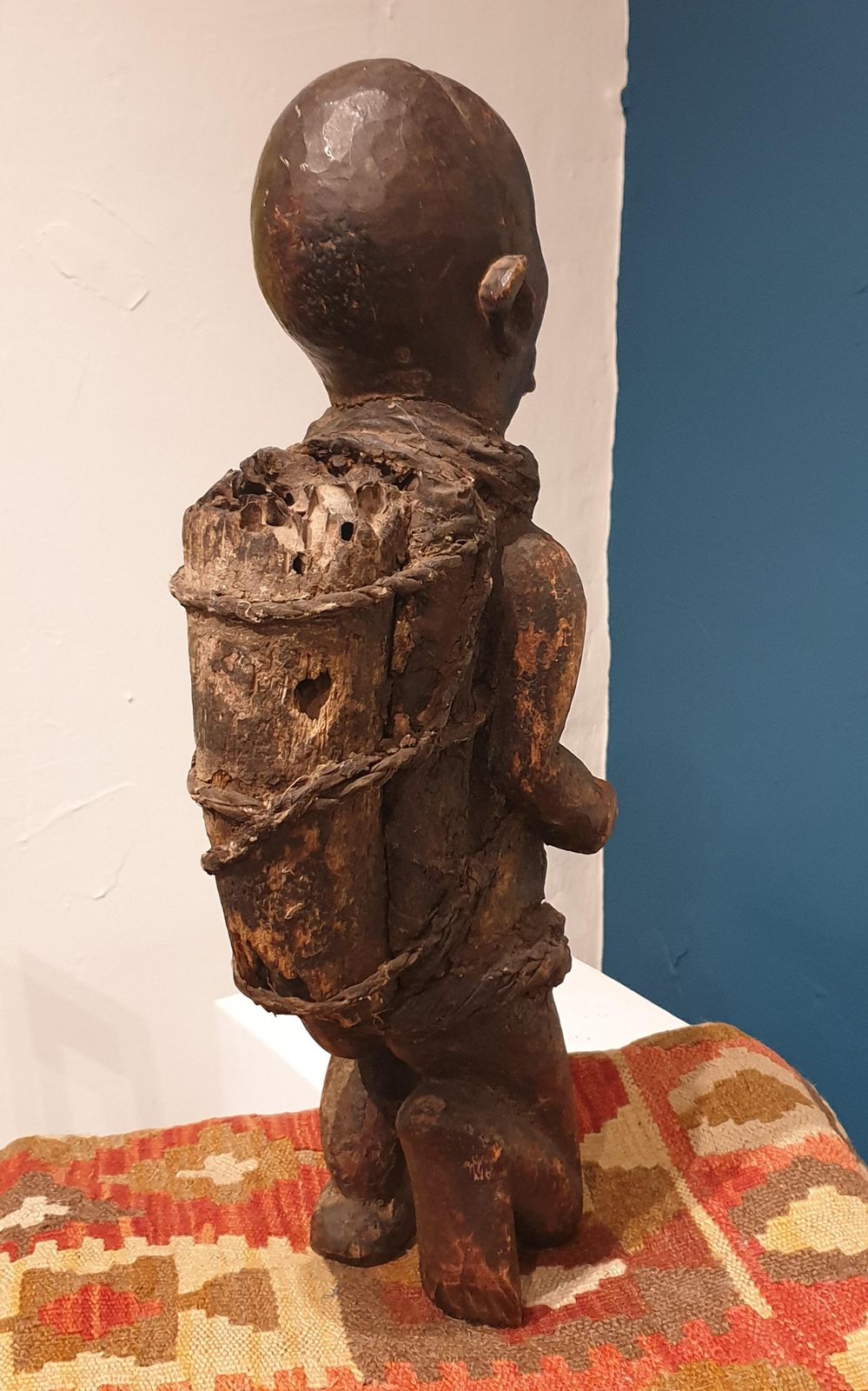 3232.0 Songye Craftsmenstatue Songye, Kneeling Male Figure, Democratic Republic Of Congo photo