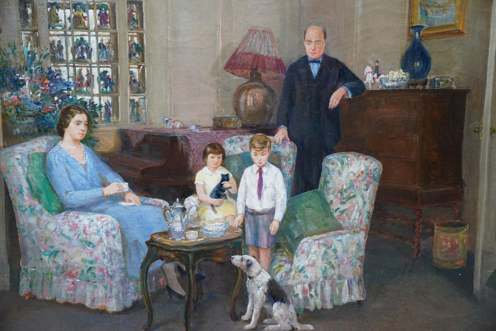 Charles Ernest Cundallportrait Of A Family In An Interior   British 1950's Art Oil Paintingcirca 1955 photo vinterior