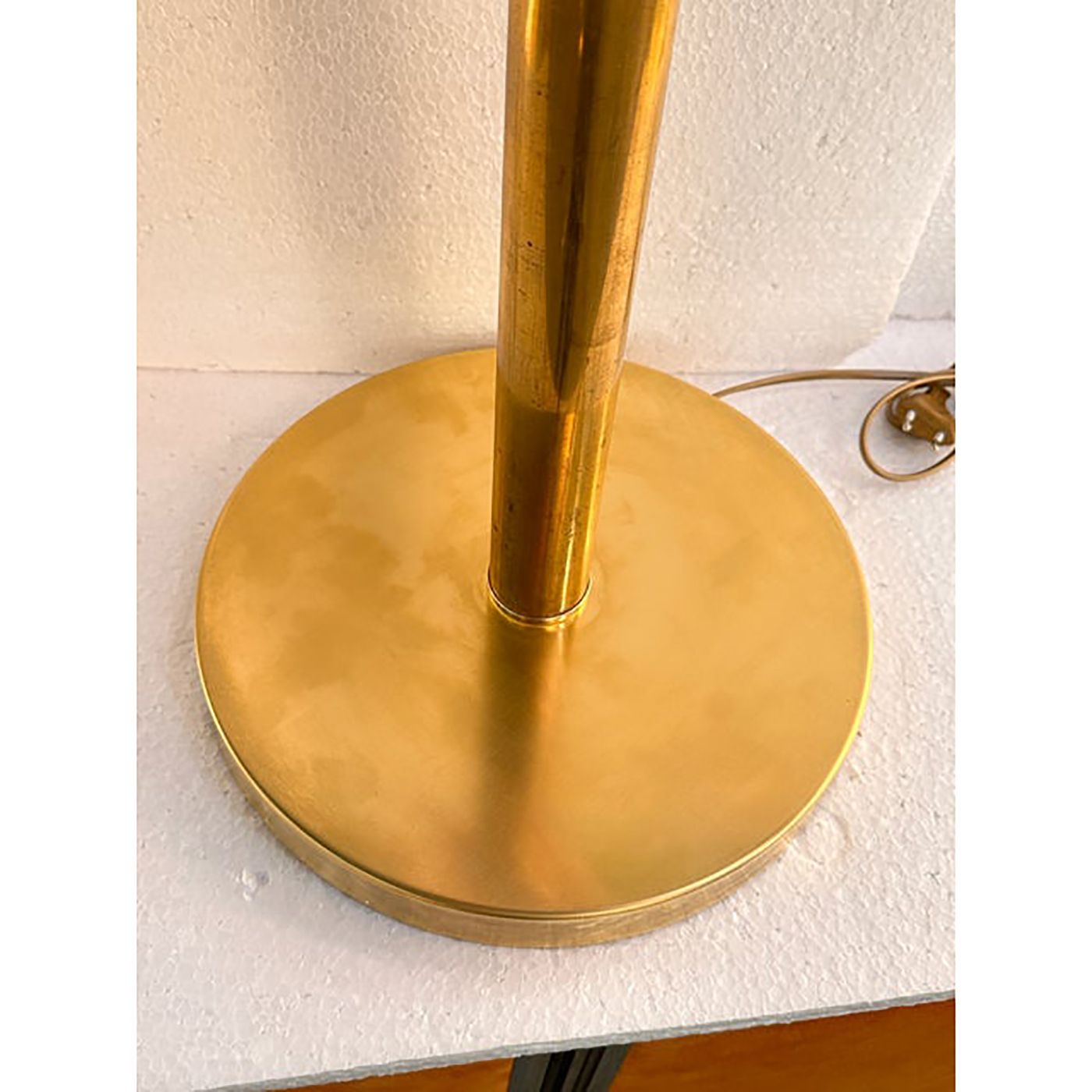 Set Of Two Contemporary Italian Pink Murano Style Glass Table Lamps With Unlaquered Brass photo for sale