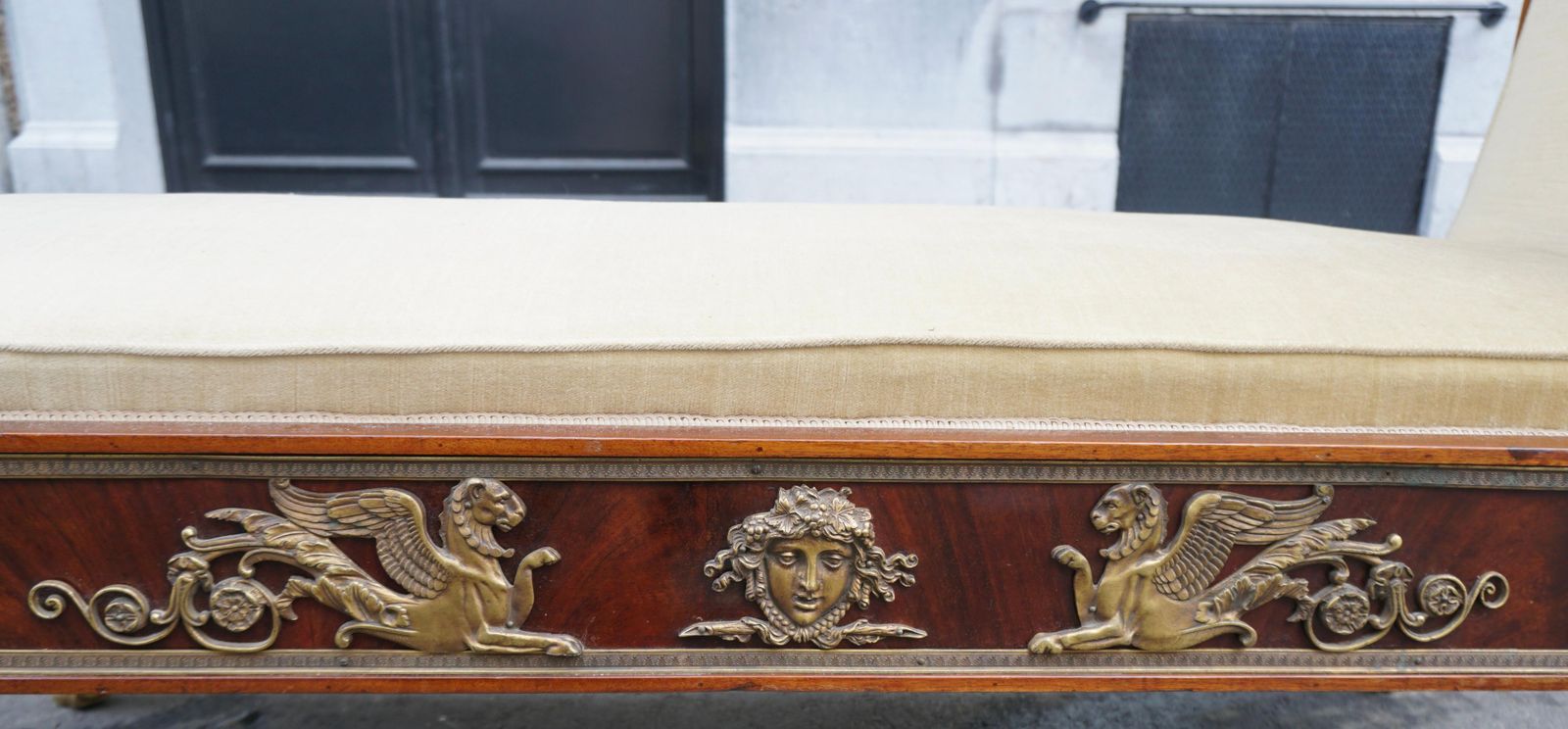 photo vintage Incredible Gilt Bronze Mounted Swan Neck Daybed In French Empire Style