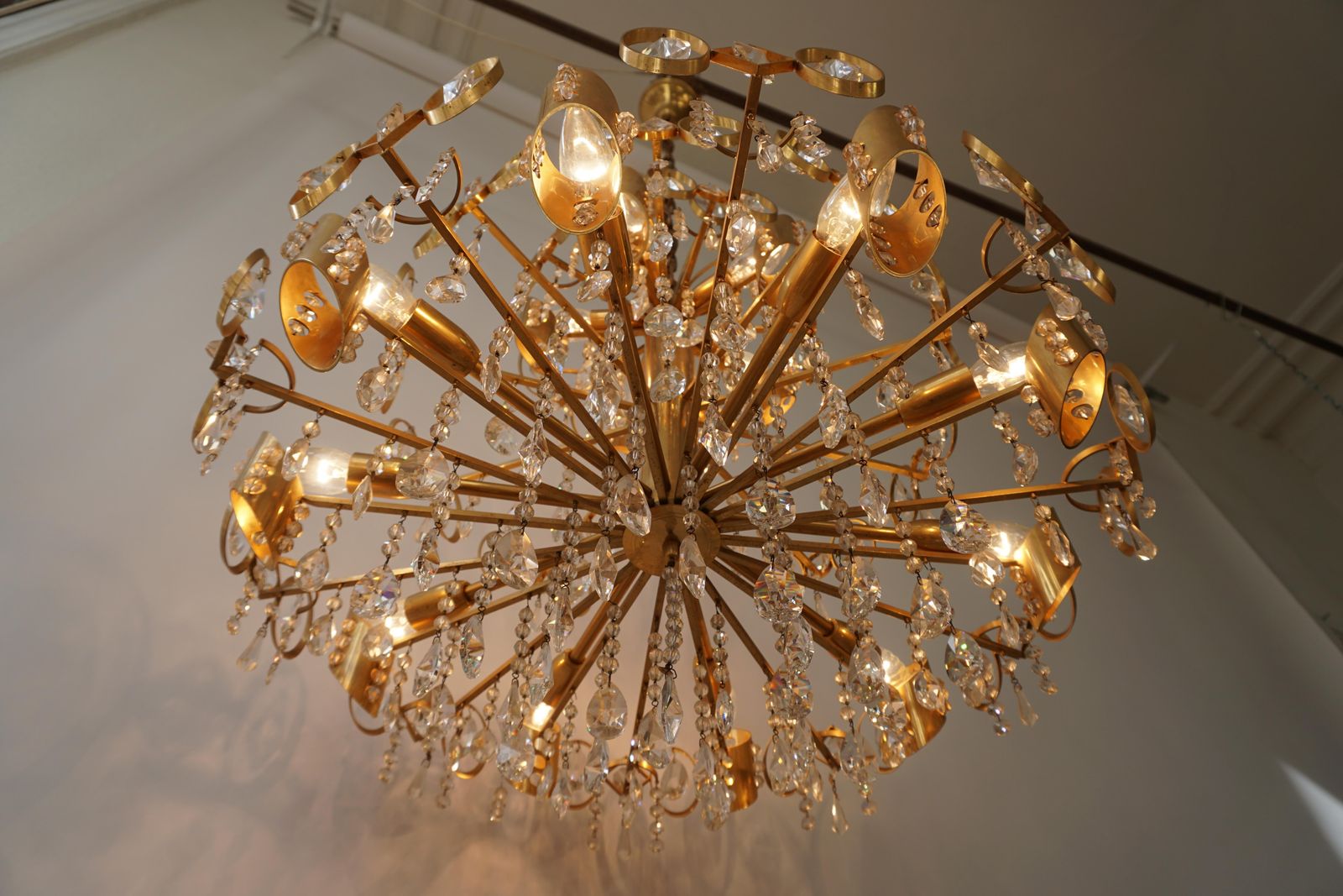 photo furniture Glamorous Hollywood Regency Gilt Brass And Crystal Palwa Chandelier