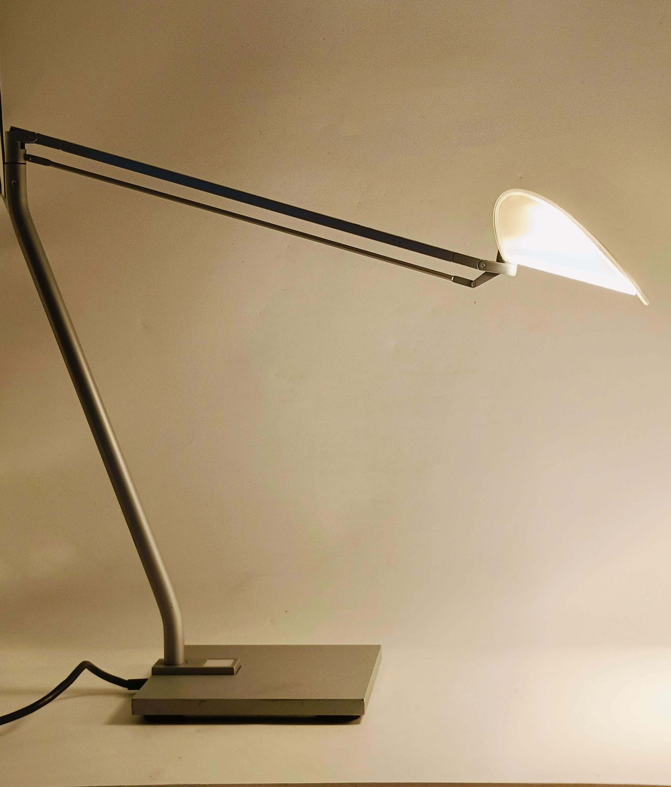 photo furniture Zumtobel Staff Table Lamp Mod. S9706030 , Germany 1970s