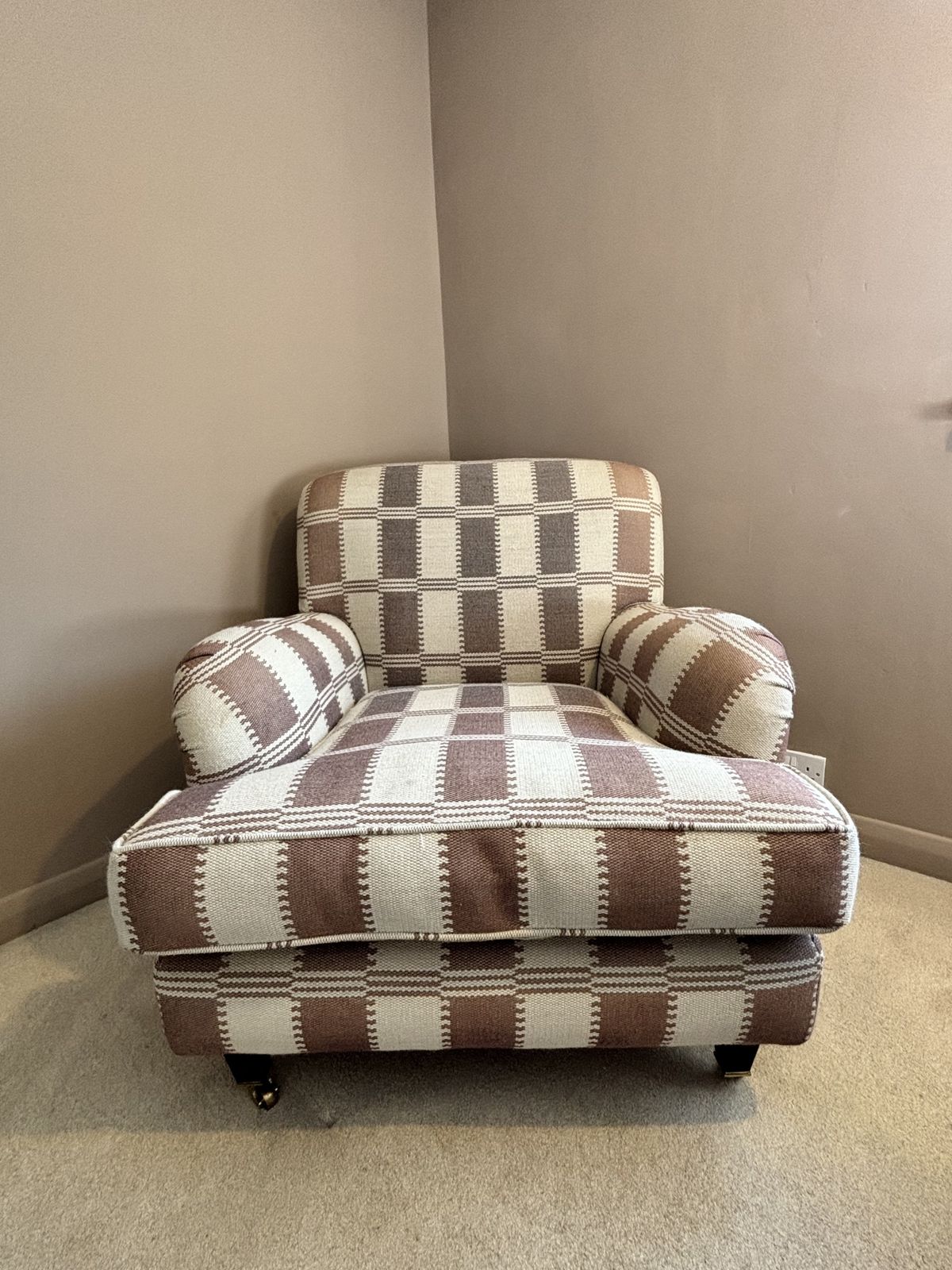photo furniture Beautiful Howard Style Chair In William Yeoward Basket Weave Fabric   Fixed Back