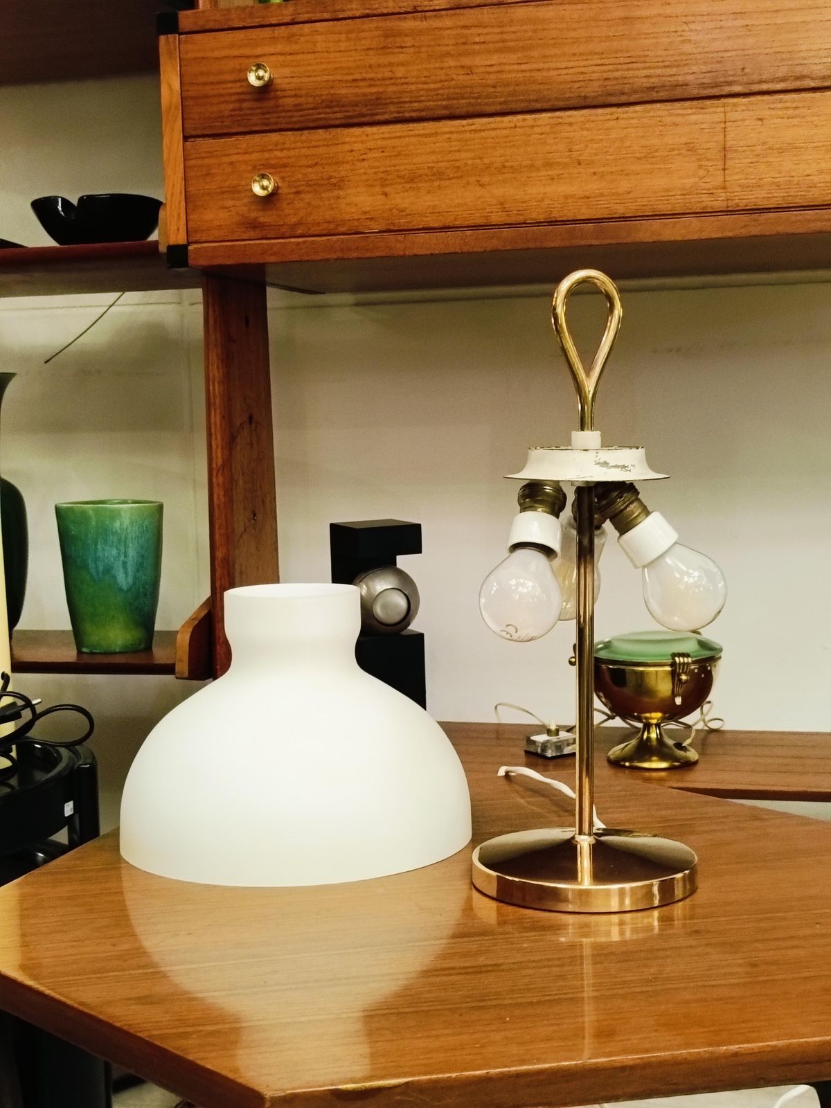photo furniture Ignazio Gardella For Azucena Table Lamp Mod. Arenzano, Italy 1960s