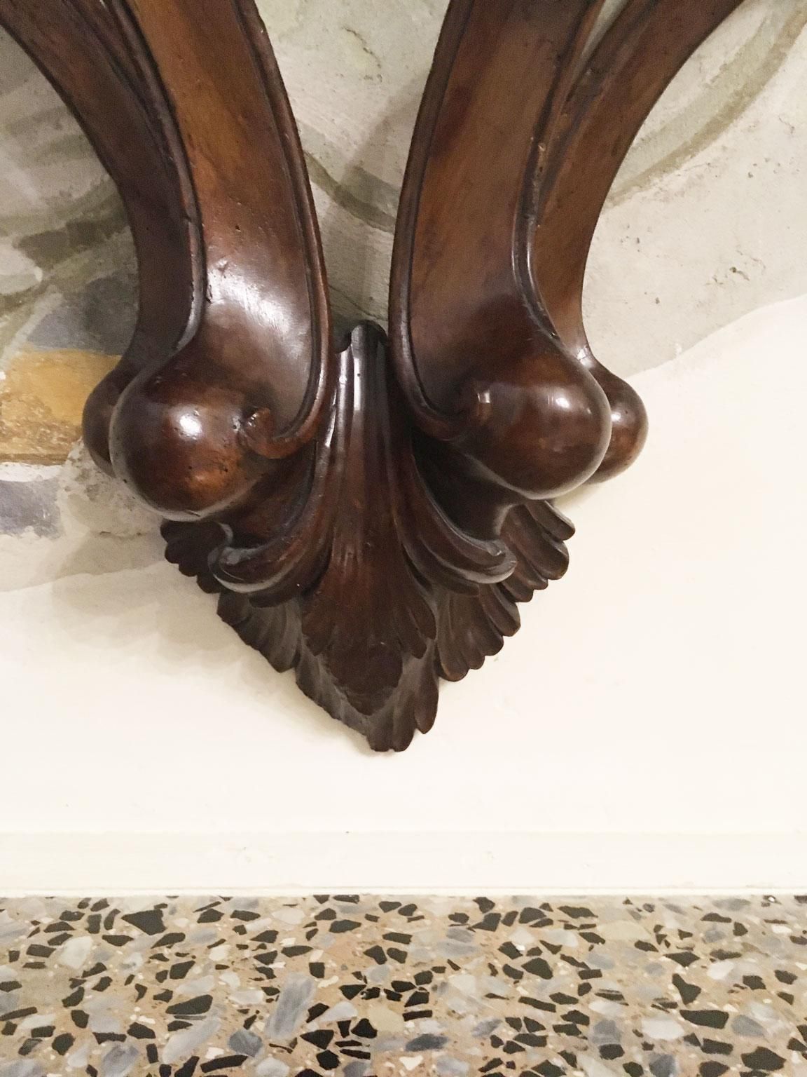 1750 Venezia Italy Walnut Solid Carved Hanging Console With Figure Eight Motifs photo vinterior
