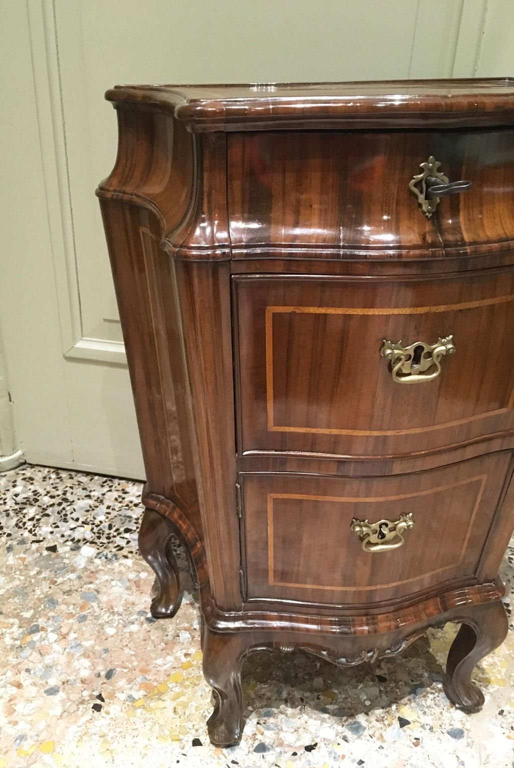 1750 Venezia Italy Pair Of Baroque Carved And Inlaid Walnut Bedside Tables photo for sale