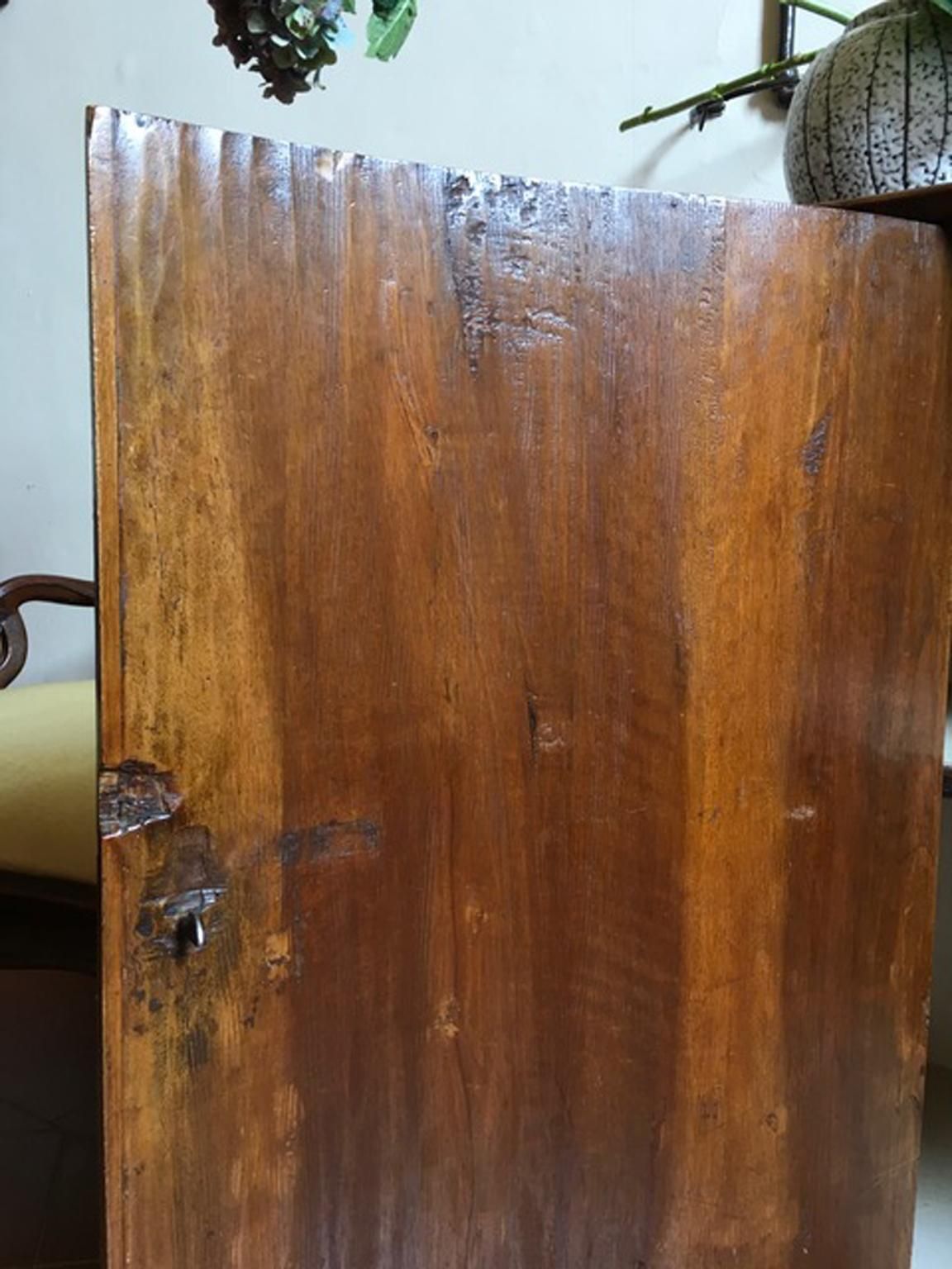 photo furniture Italy Venezia Mid  18th Century Baroque Hand Carved Walnut Sideboard